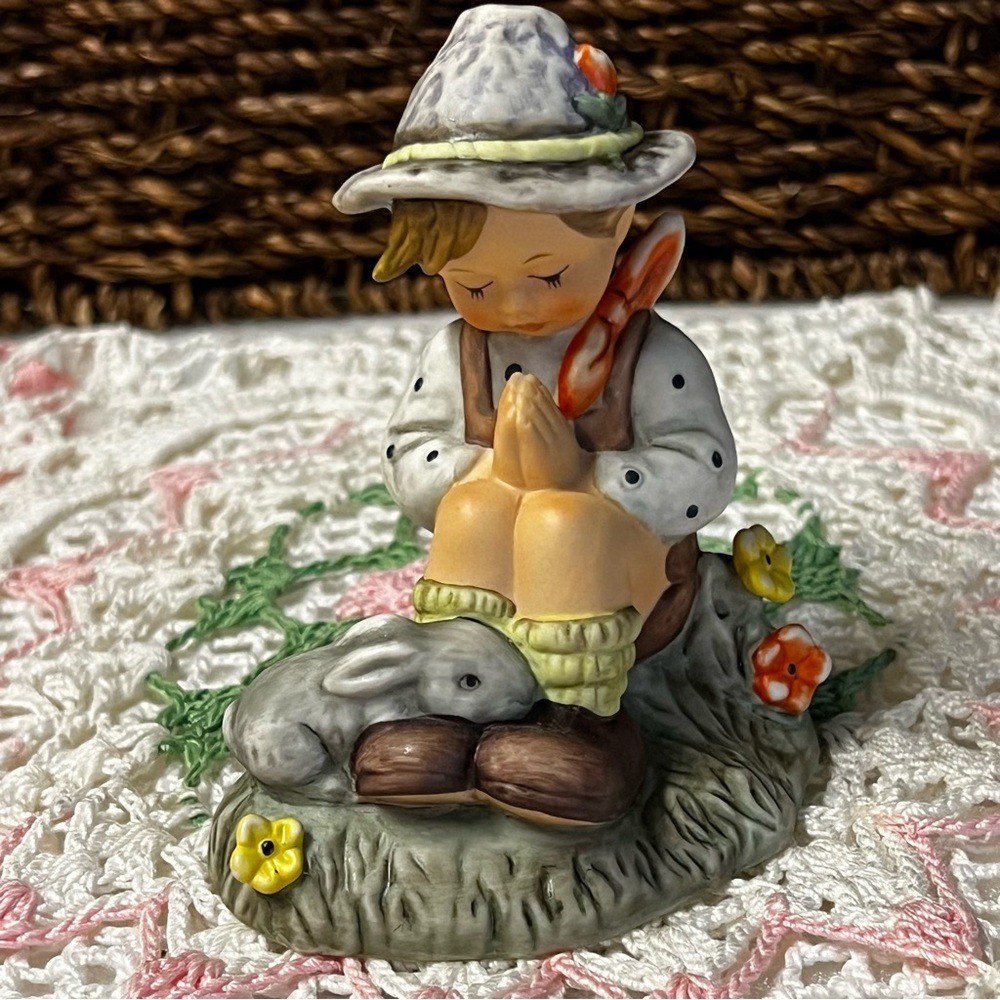Vintage Berta Hummel Goebel Nature's Prayer Figurine BH55 - 1997
